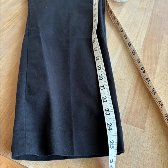 Uniqlo cropped pants with pockets size 8 - Picture 4 of 6